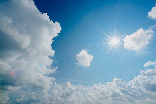 Afbeelding waarbij de zon schijnt