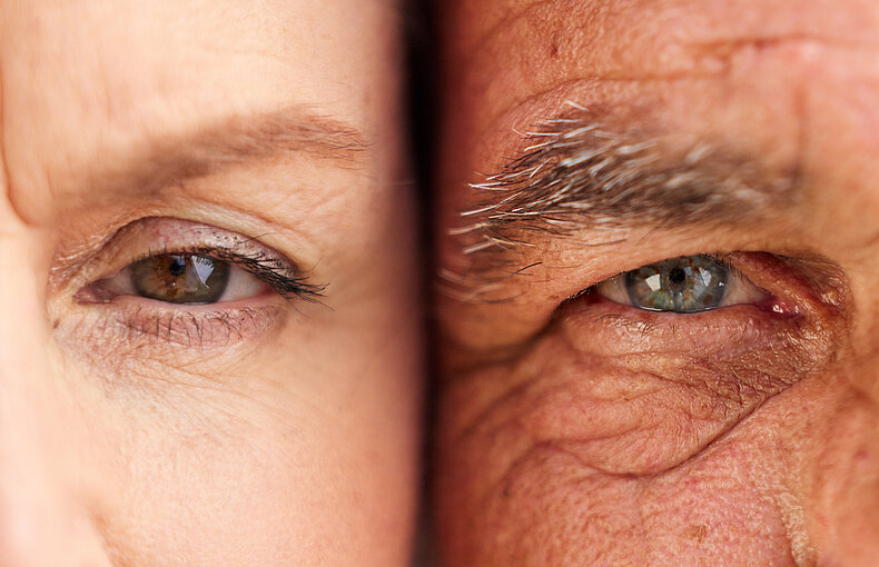 Eye to eye, heart to heart. a senior couple standing close together. afbeelding Veiligheid & Gezondheid